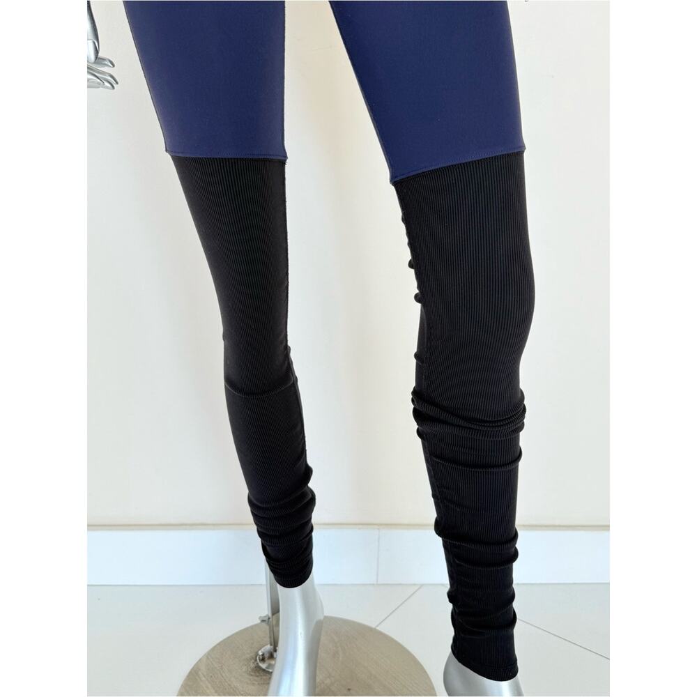 ALO Yoga women two tone leggings size S - Picture 2 of 6